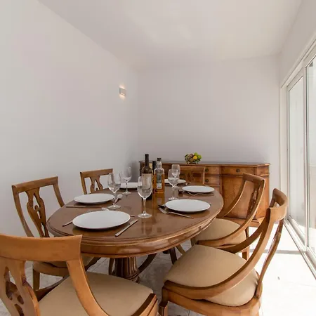 La Florida Tranquil 3 Bedroom 빌라